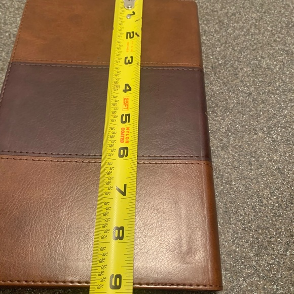 Holman Authorized King James Reference Bible: Beautiful Two Tone Brown Leather - Picture 8 of 9